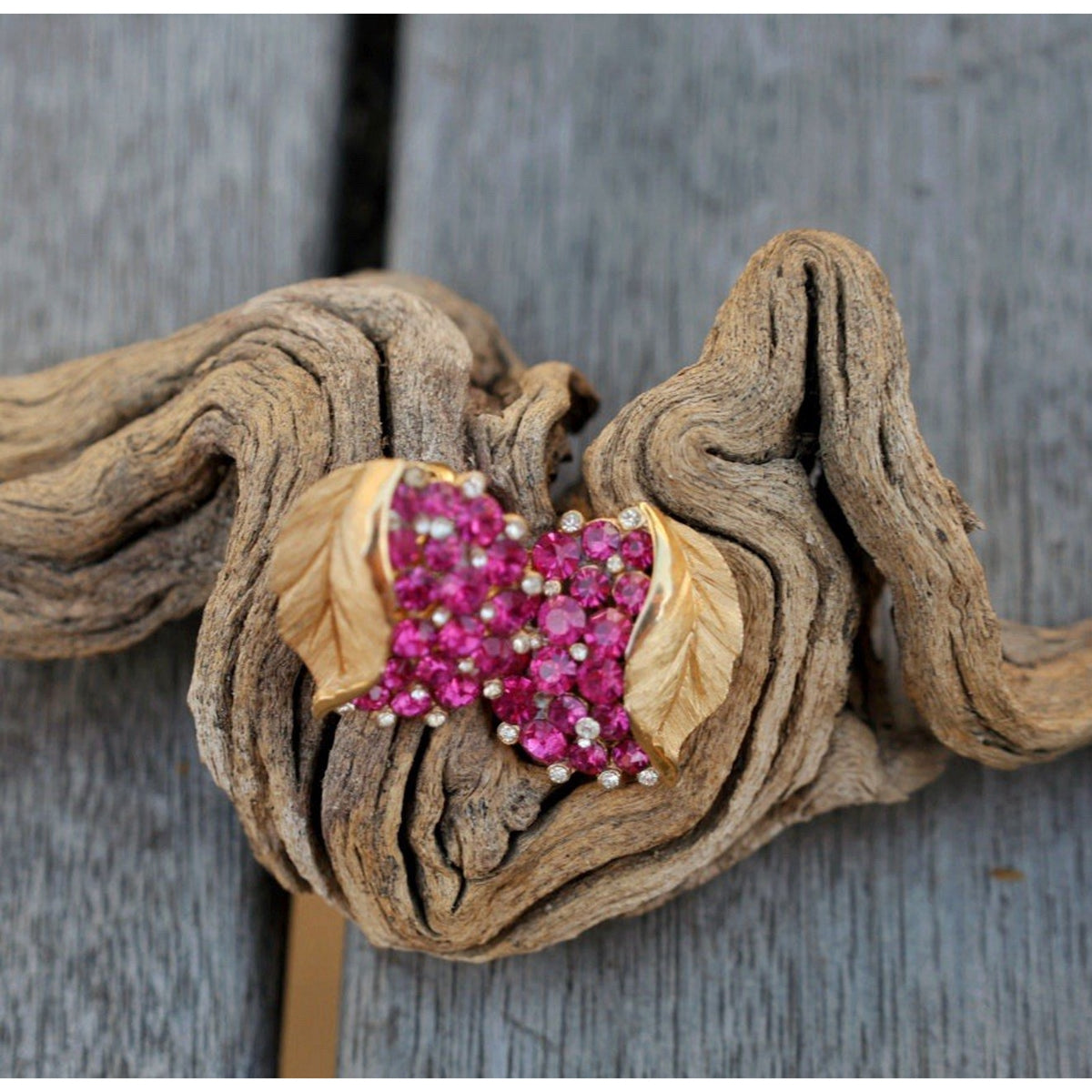 Trifari Crown Fuchsia Rhinestone Cluster Clip Earrings Gold Tone Leaf Vintage