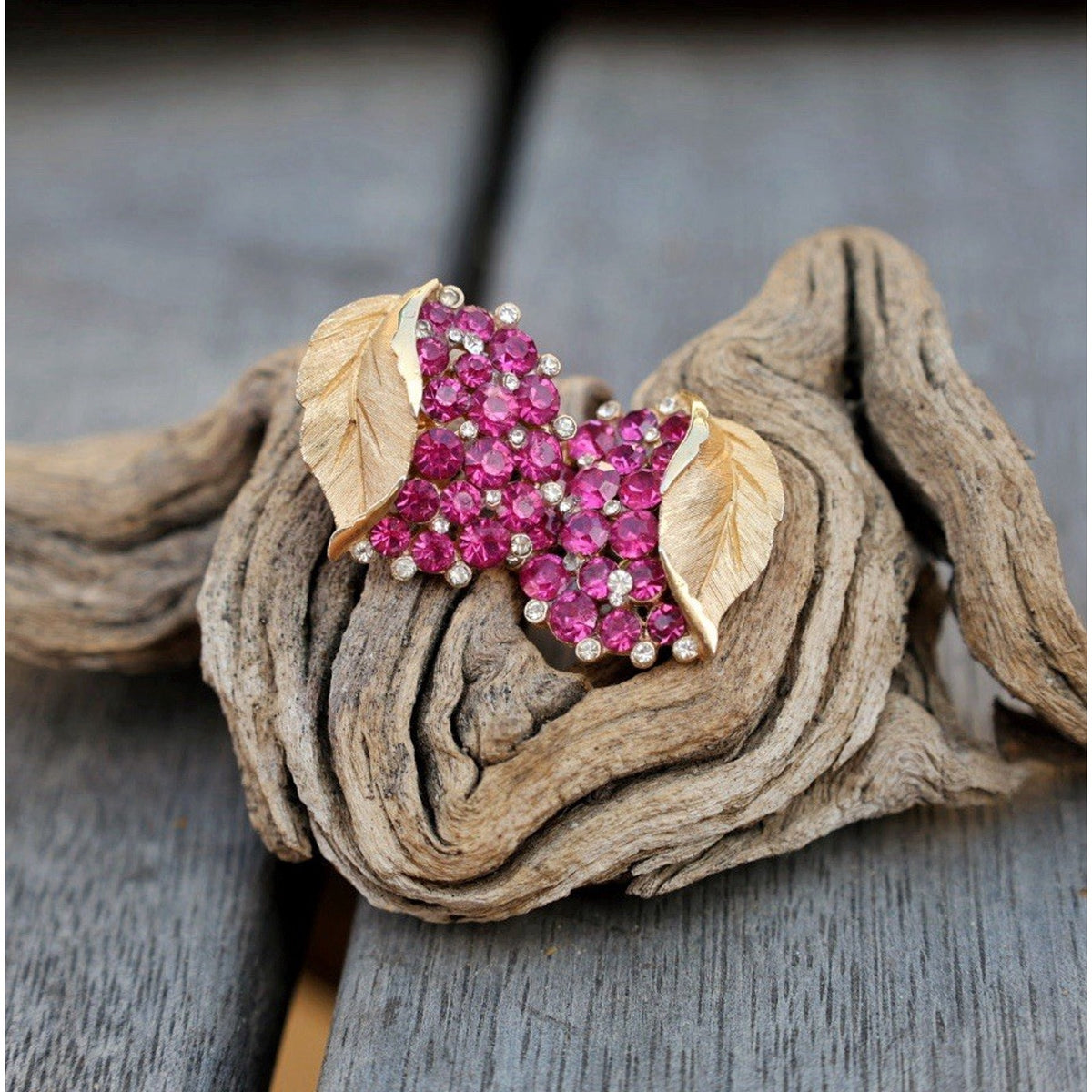 Trifari Crown Fuchsia Rhinestone Cluster Clip Earrings Gold Tone Leaf Vintage