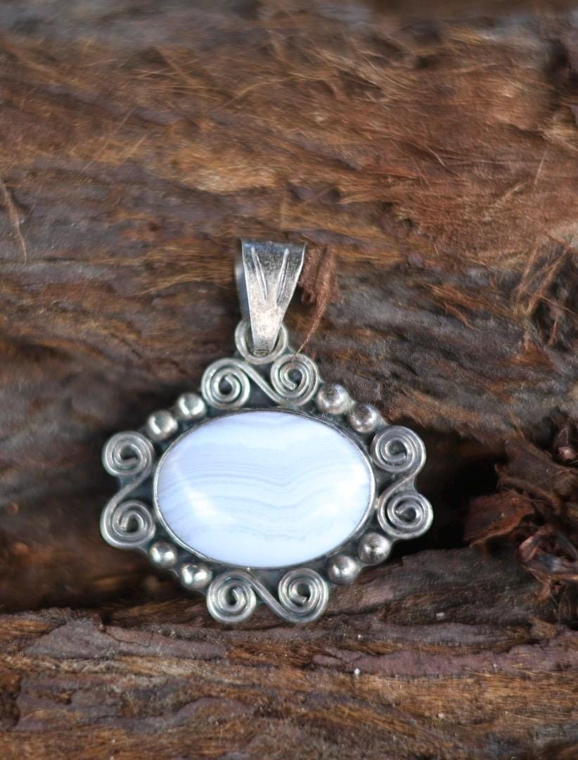 Gift for wife mom Pendant necklace for daughter | Scroll Wirework Boho Statement