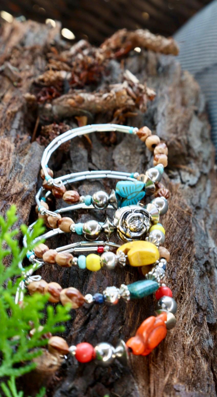 Native American Charm Bracelet Yellow Bear Fetish Juniper Seed